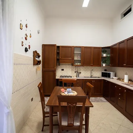 Il Balcone Su Antica Apartamento