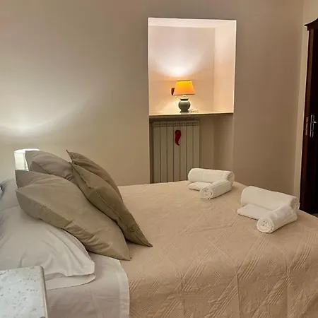 Il Balcone Su Antica Apartamento