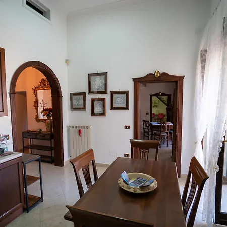 Il Balcone Su Antica Apartment